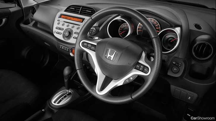2013 HONDA JAZZ