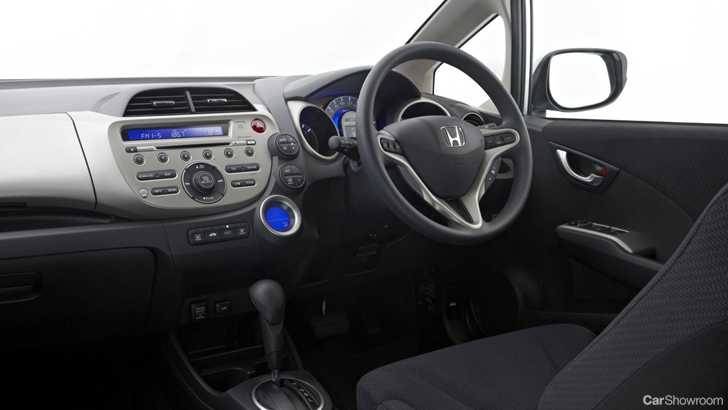 2013 HONDA JAZZ