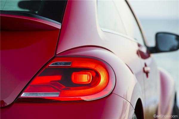 2013 VOLKSWAGEN BEETLE