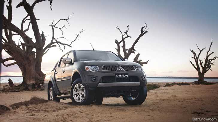 2013 MITSUBISHI TRITON