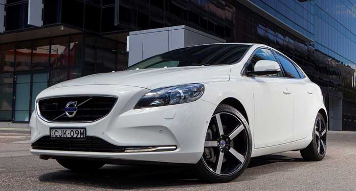 2013 VOLVO V40