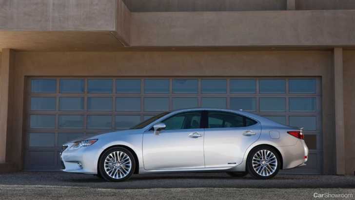 2013 LEXUS