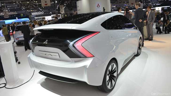 2013 MITSUBISHI