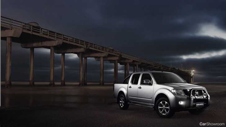 2013 NISSAN NAVARA
