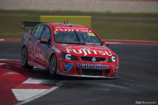 Whincup-Lowndes Dominate As V8s Fail To Fire in U.S.A.