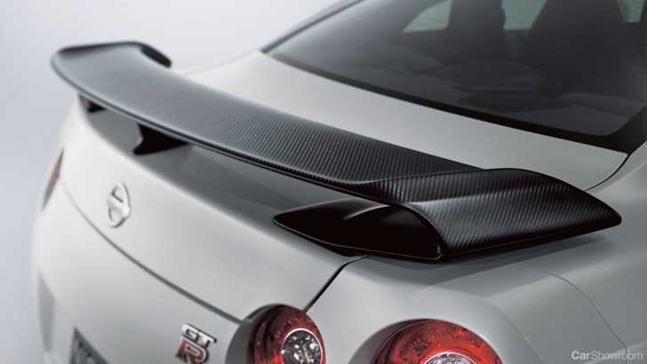 2013 NISSAN GT-R