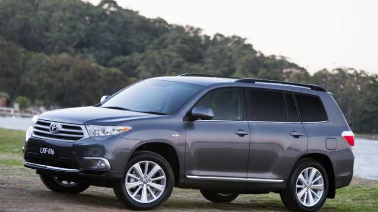 2013 TOYOTA KLUGER