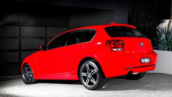 2013 BMW 1 5D HATCHBACK