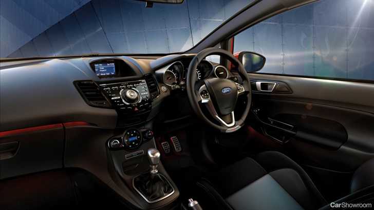 2013 FORD FIESTA