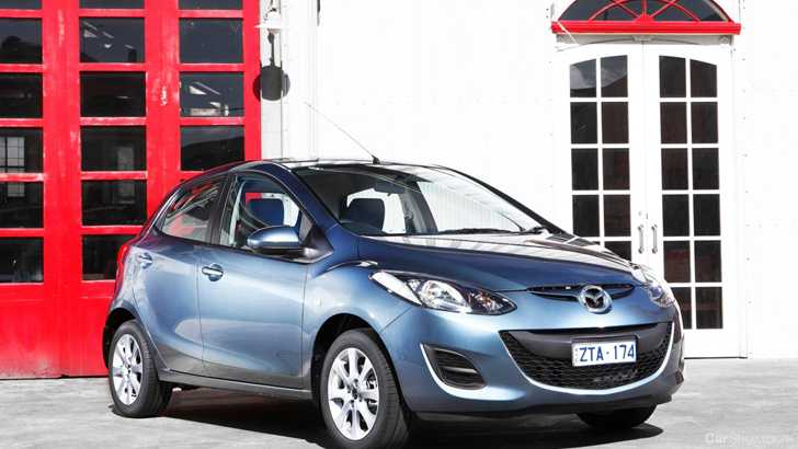 2013 MAZDA MAZDA2