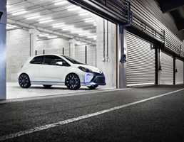 2013 TOYOTA YARIS