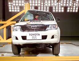 2013 TOYOTA HILUX