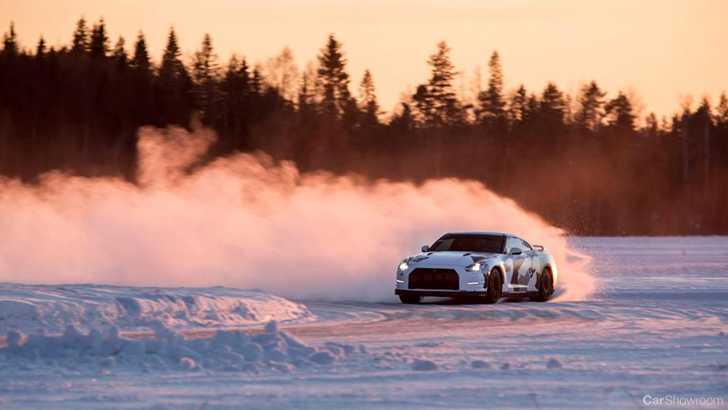 2013 NISSAN GT-R