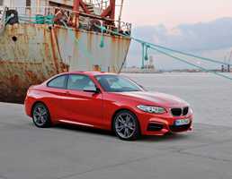 2013 BMW 2