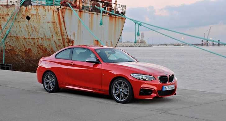 2013 BMW 2