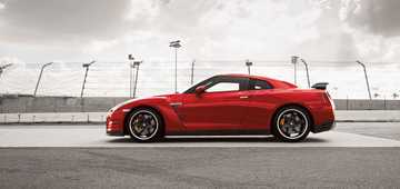 2013 NISSAN GT-R