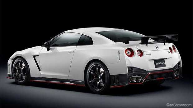 2013 NISSAN GT-R