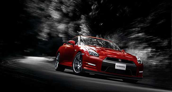 2013 NISSAN GT-R