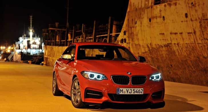 2013 BMW 2