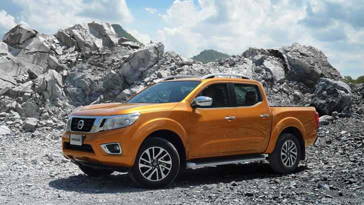 2014 NISSAN NAVARA