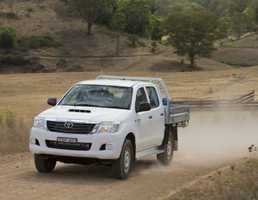 2014 TOYOTA HILUX