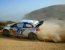 2014 VOLKSWAGEN POLO