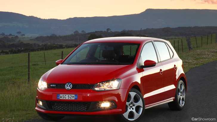 2014 VOLKSWAGEN POLO